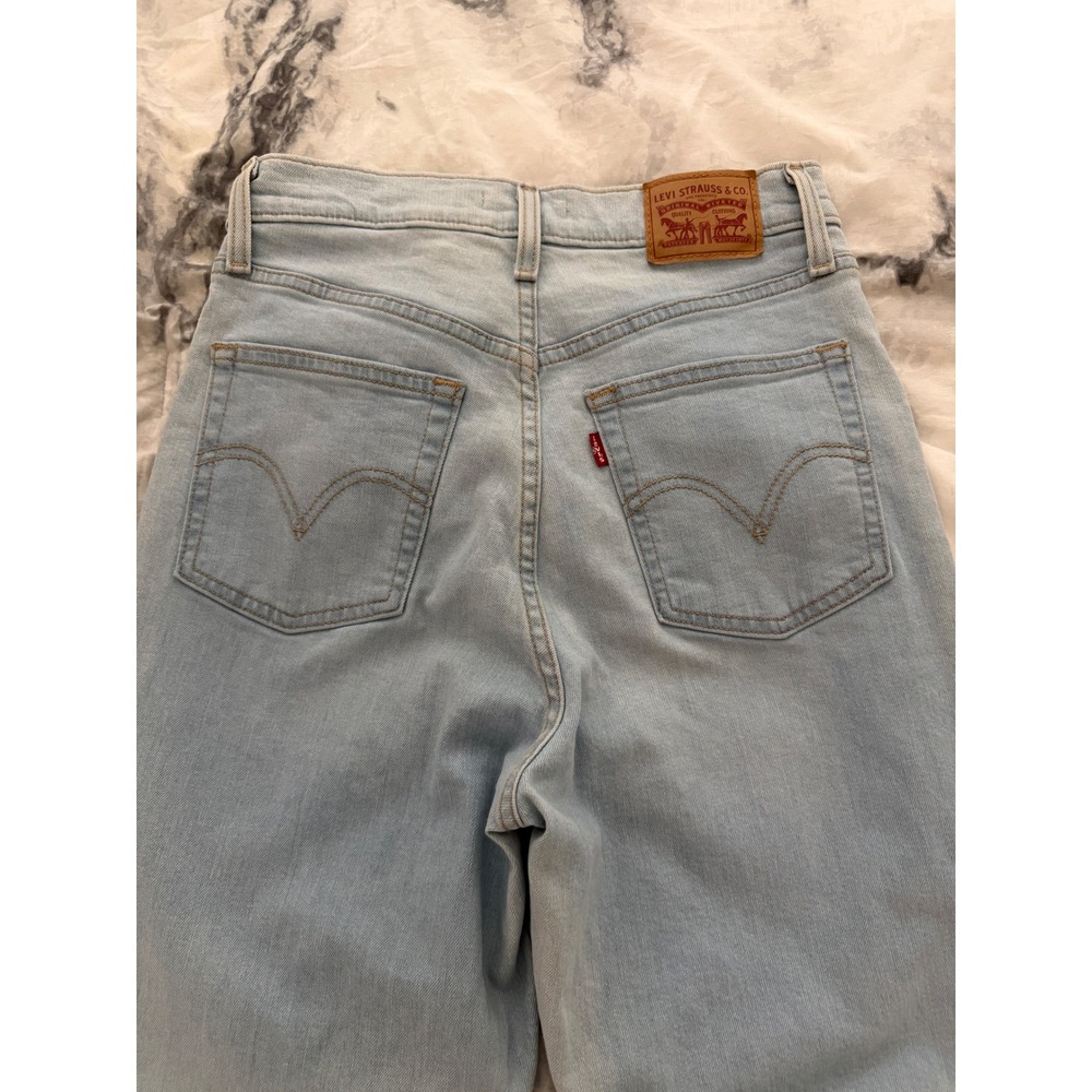 Levis High Waisted Tapered Jeans Light Wash Denim Mom Fit W27 L27 26986-0003 - Picture 4 of 5